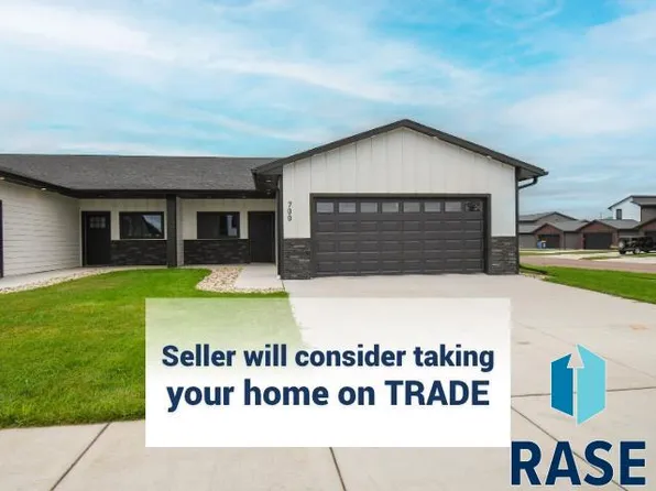 700 N Clark St, Lennox, SD 57039