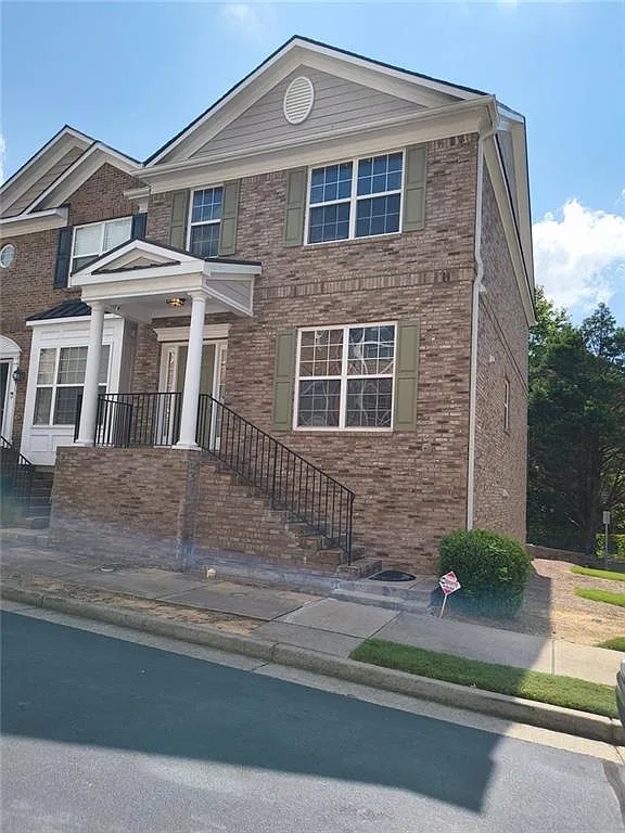 3 bed, 3.5 bath, 2394 sqft, $2,300 — Photo 1