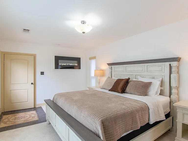 3631 Seguin Dr — Photo 19
