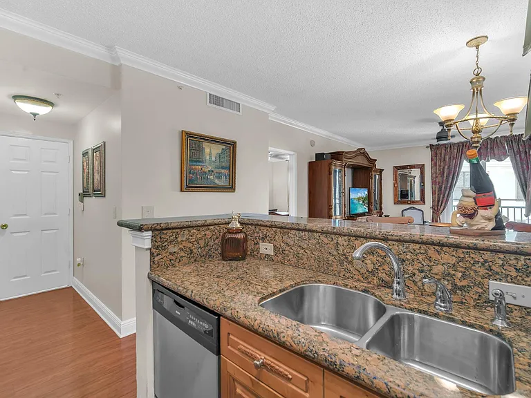 630 Sapodilla Ave #407 — Photo 13