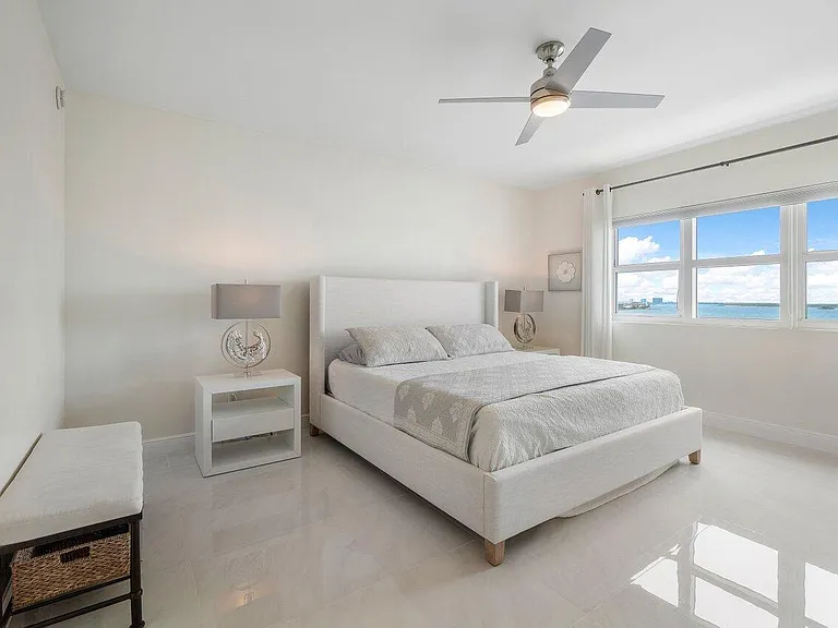 2650 Lake Shore Dr #1003 — Photo 13