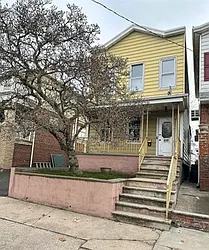 448 Avenue East