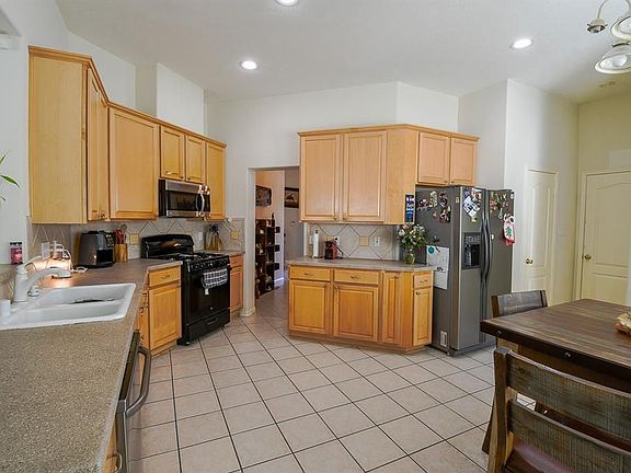 5th image of 10006 Chestnut Creek Way