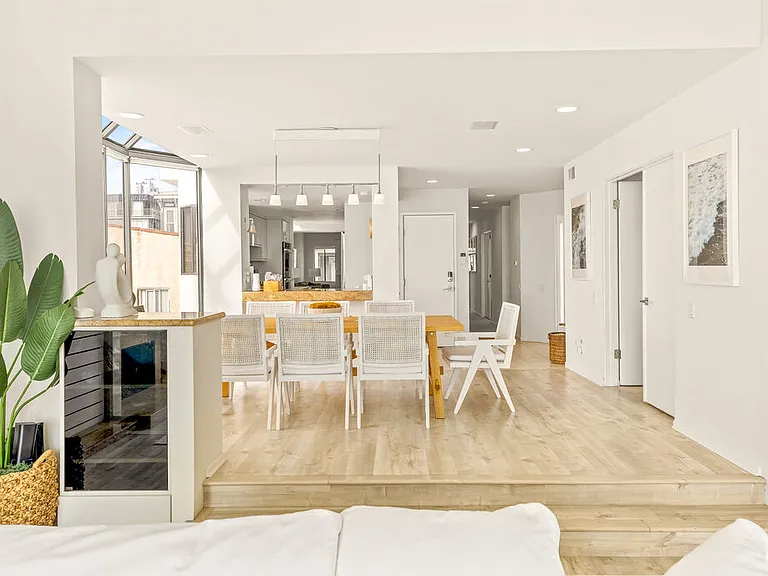 3616 The Strand #C — Photo 11