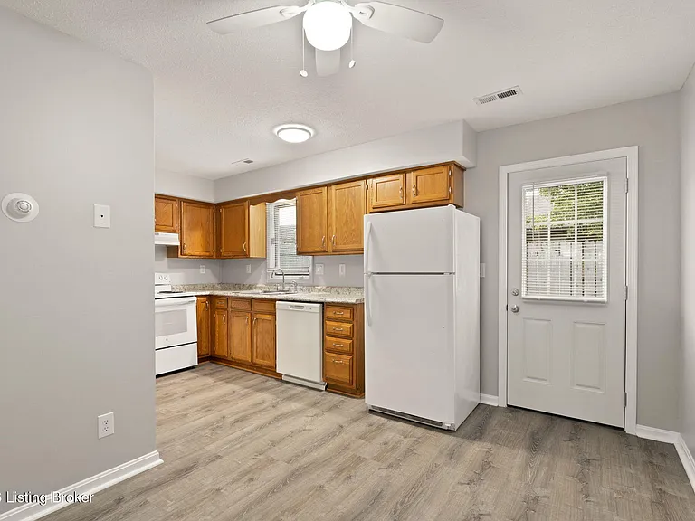 3509 Tabor Ct #7 — Photo 6