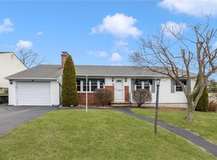 7 Salem Ave, Cranston, RI 02920