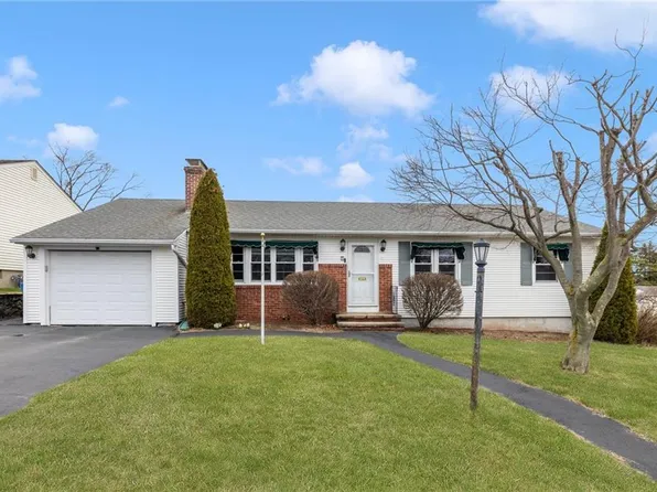 7 Salem Ave, Cranston, RI 02920