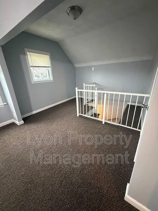 2 bed, 1.0 bath, $1,595 — Photo 4