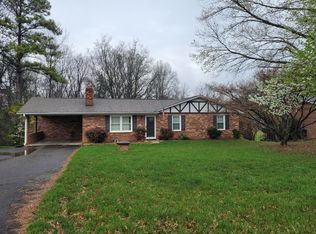 136 Holly Hill Dr, Mount Airy, NC 27030