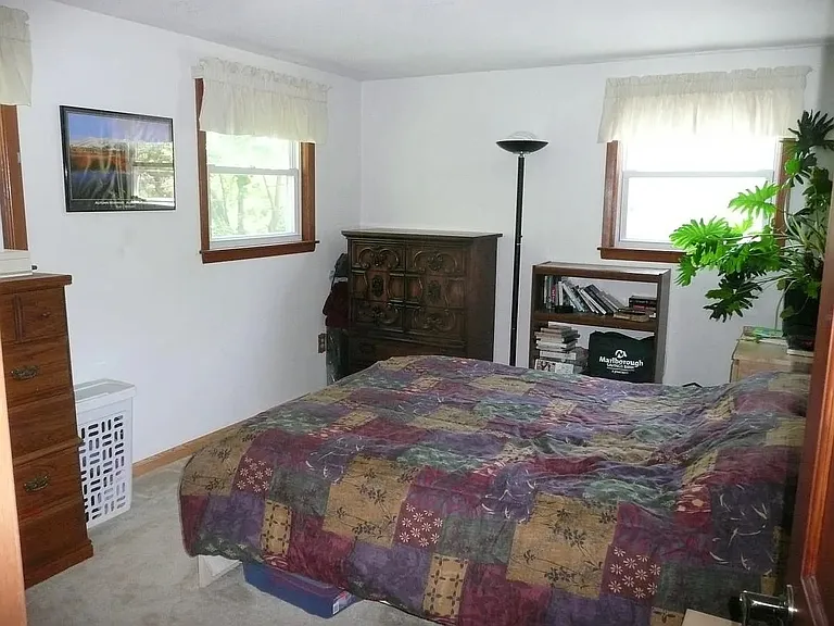 1 Cayuga Dr — Photo 18