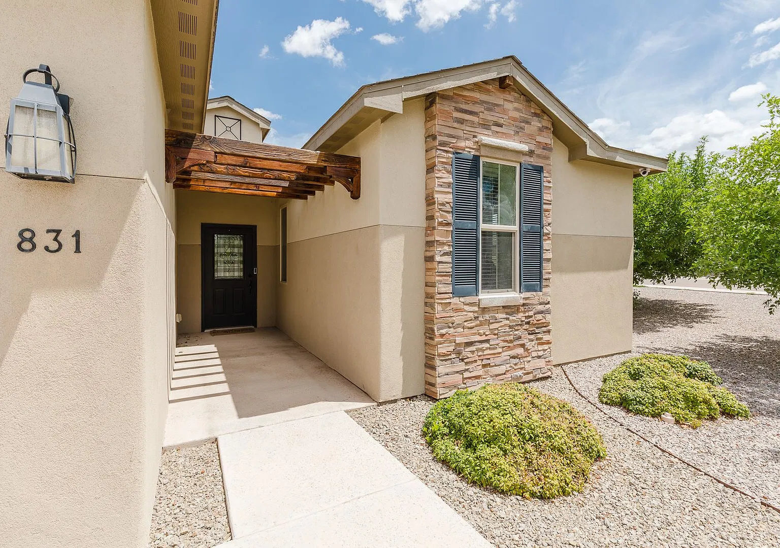 Spacious 3 Bedroom 2 Bath Home with 3-Car Garage — Photo 2