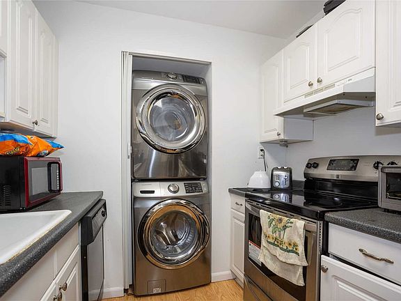 4th image of 46 Richmond Blvd Unit 2A