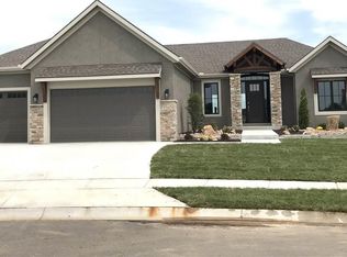 5202 Cedar Grove Ct, Lawrence, KS 66049