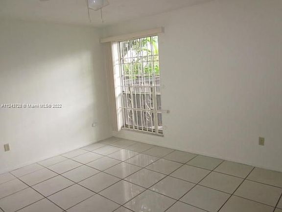 3rd image of 10738 N Kendall Dr APT K9
