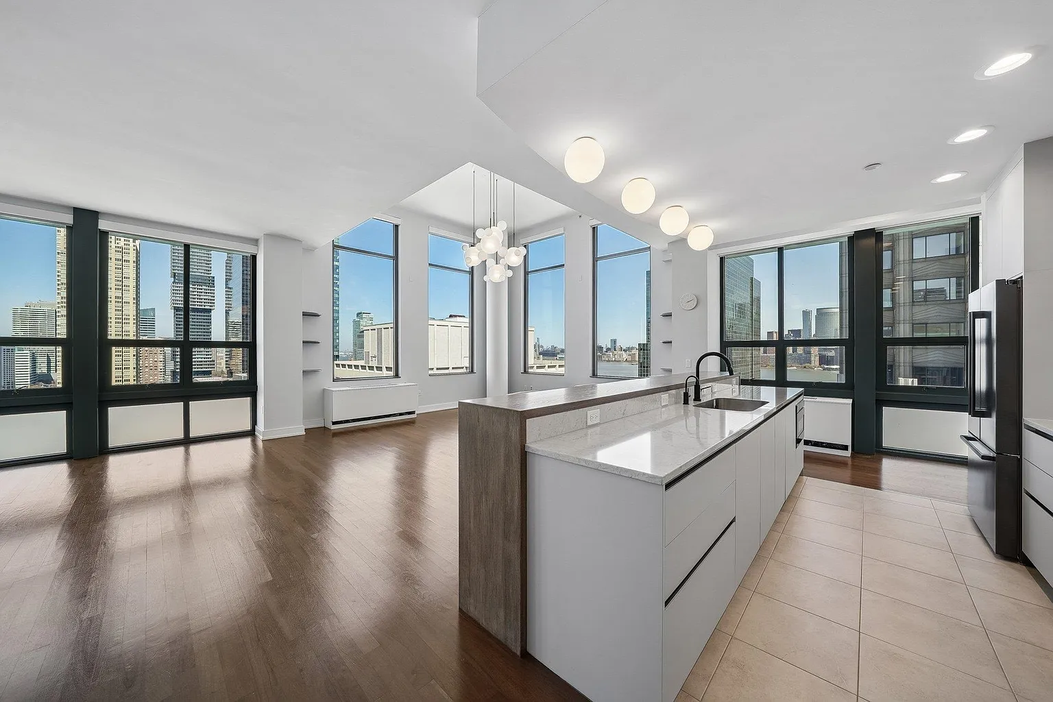 105 Greene St APT 1901 photo 1