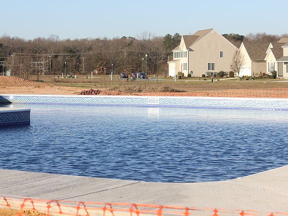 4th image of 310 Planters Dr
