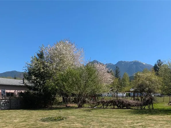 1430 Phye Pl, Sayward, BC V0N 1R0