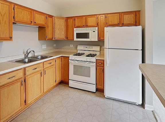 2nd image of 6660 S Brainard Ave APT 208