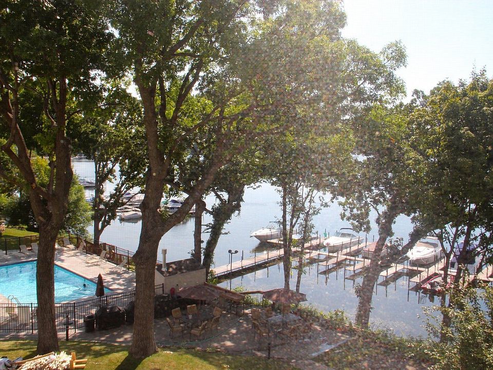 For Sale: 2400 Interlachen Rd Apt 409, Spring Park, MN 55384