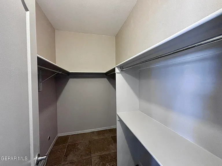 1573 Kenazo Ave — Photo 17