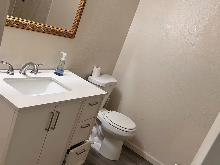 475 N Manila Ave #202 — Photo 7