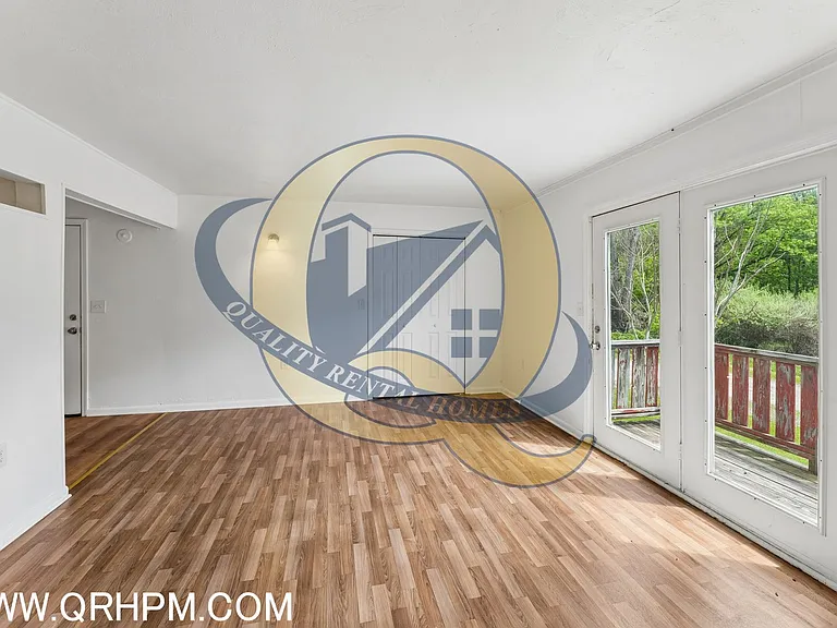 10149 Corunna Rd — Photo 5