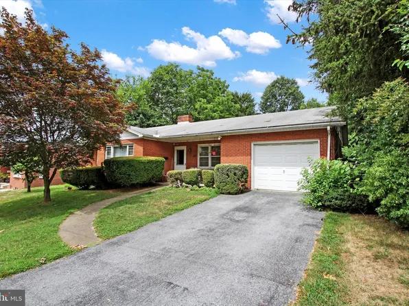 312 Walnut St, Waynesboro, PA 17268