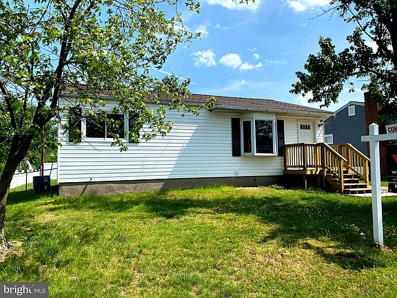 2nd image of 113 Oak Spring Dr