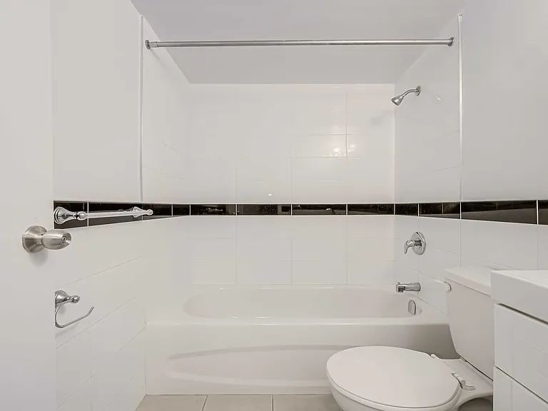 205 Cosburn Ave — Photo 14
