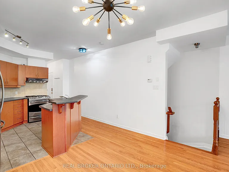 292 London Ter — Photo 14
