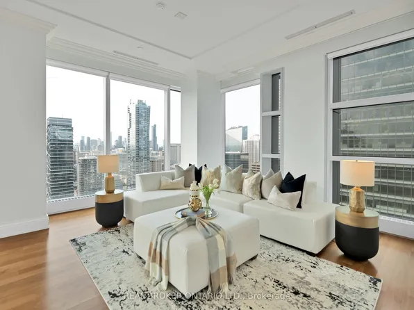 183 Wellington St W #3803, Toronto, ON M5V 0A1