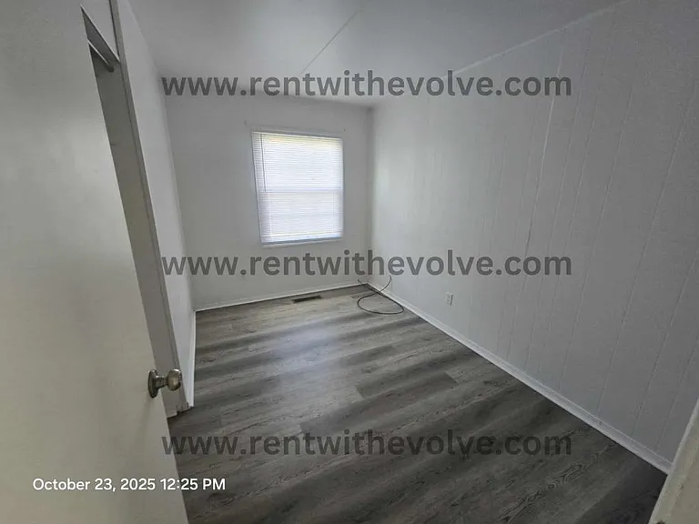 610 E Dunn Ave — Photo 3