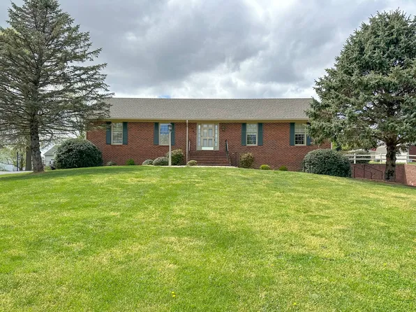 86 Highland Dr, Stuarts Draft, VA 24477