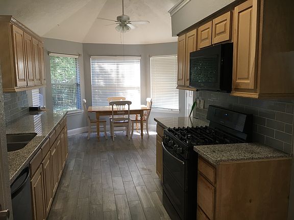 4th image of 11710 Seawood Dr