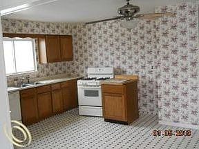 4th image of 33812 Yuma St