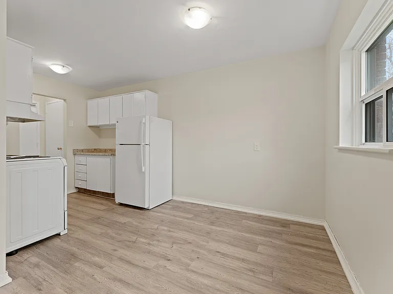 260 Randolph Pl — Photo 10