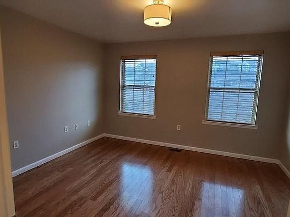 4th image of 11 Clarion Ln