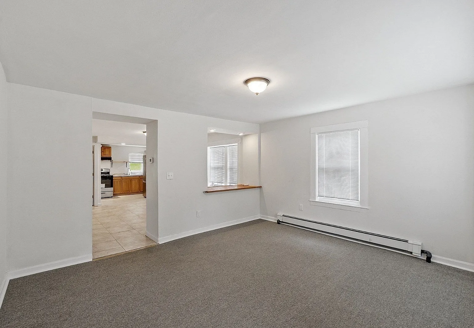 2 bed, 1.0 bath, 1200 sqft, $2,400 — Photo 4