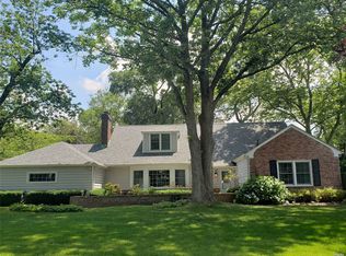 116 Country Club Dr, Port Washington, NY 11050