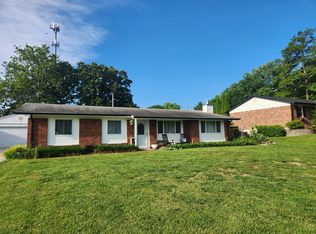 536 Saint Josephs Dr, Ballwin, MO 63021