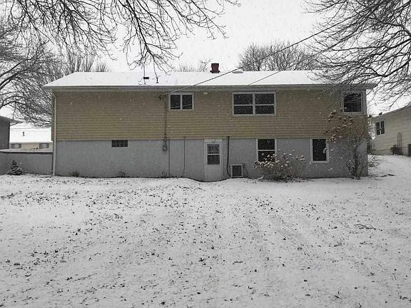 2nd image of 403 E Plum St