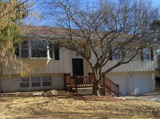 1320 Givens Rd, Manhattan, KS 66503