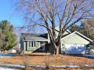 24235 E Cedar Lake Dr, New Prague, MN 56071