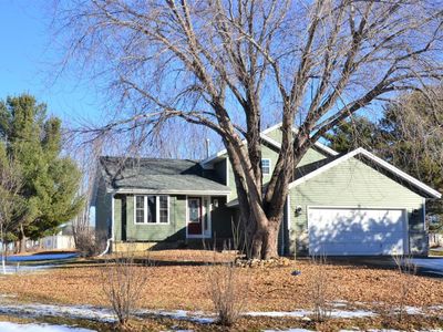 24235 E Cedar Lake Dr, New Prague, MN, 56071