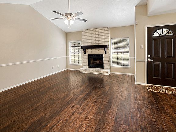 2nd image of 4013 Kenwood Dr