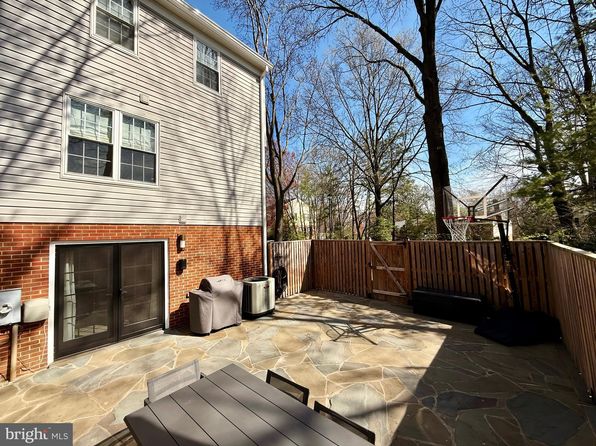 3185 Lawsons Hill Pl, Alexandria, VA 22310
