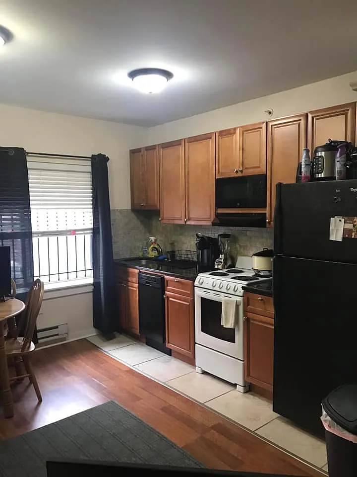 Studio, 475 sqft, $1,050 — Photo 4