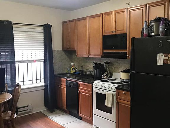 4th image of 1631 N Willington St APT 1F