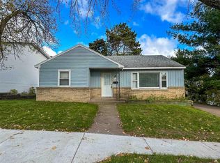 910 Hillcrest Ave, Wausau, WI 54401