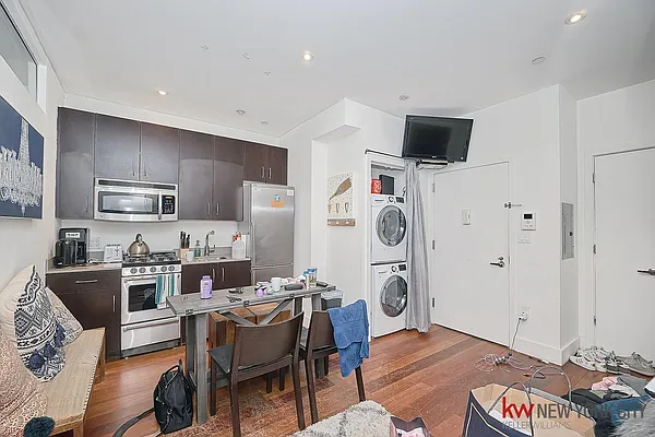 Rented by Keller Williams NYC | media 19